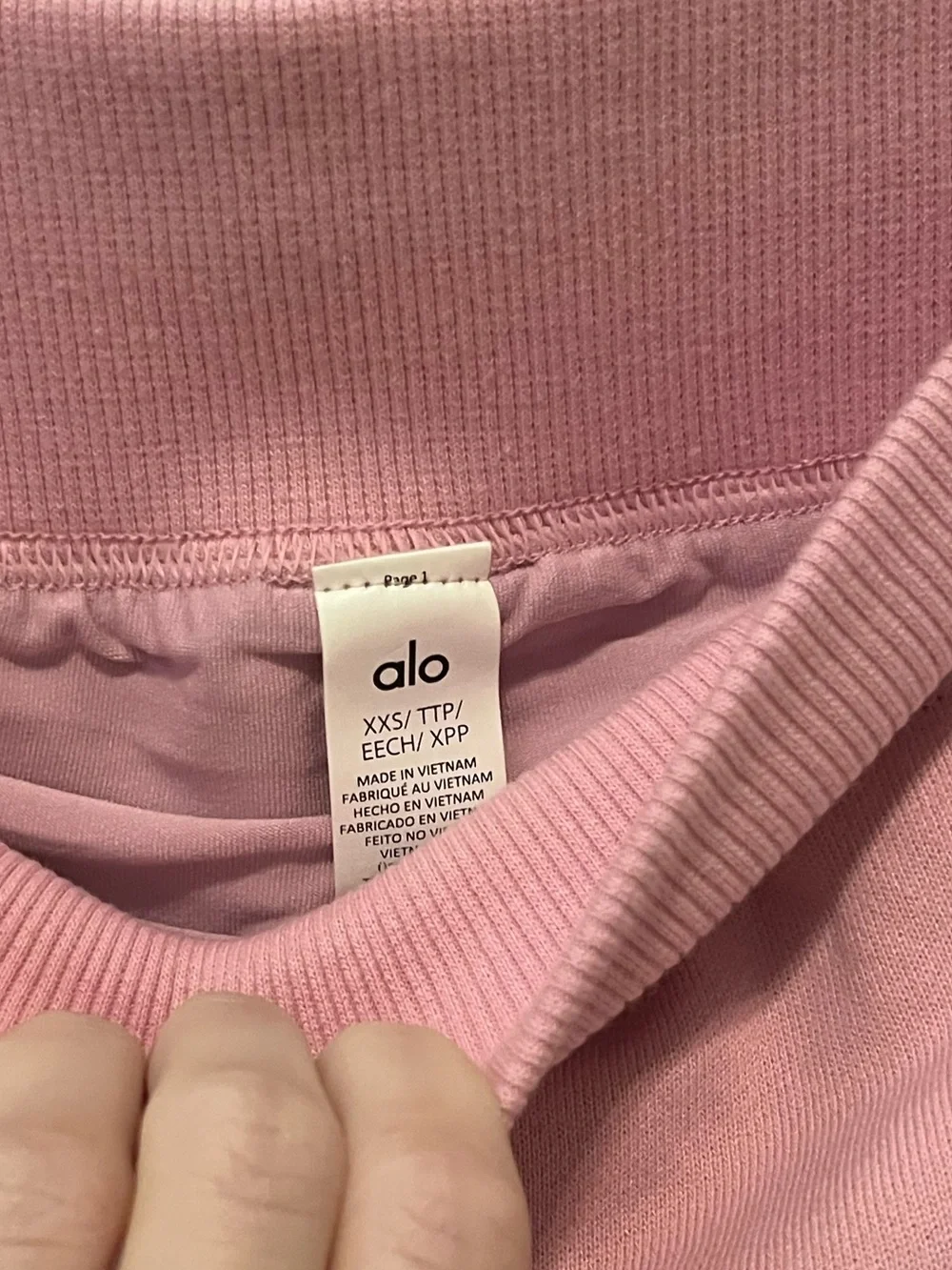 NWT ALO Yoga Candy Heart pink accolade skirt